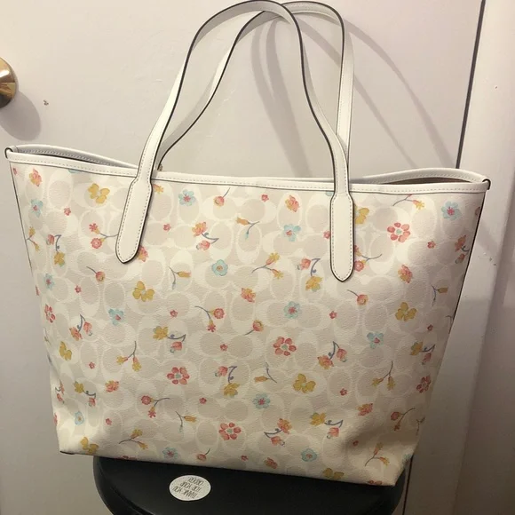Coach White Floral Tote Bag - Picture 2 of 4